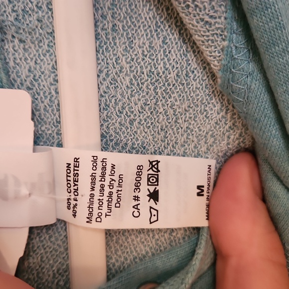 NEW WITH TAGS Lightweight Hoodie - Picture 7 of 7